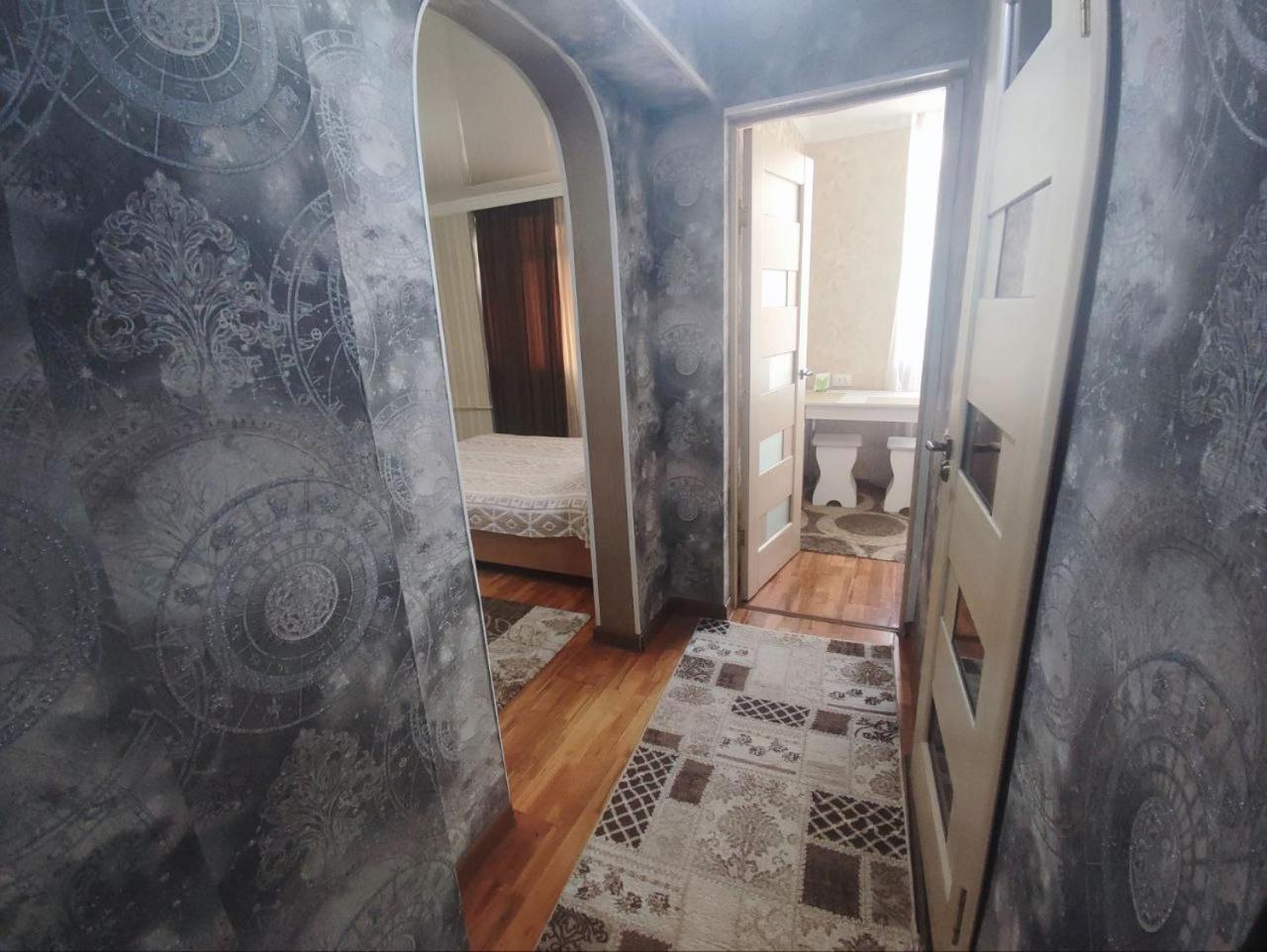 Комфортная Квартира Для 2Х Персон Lägenhet Bishkek Exteriör bild