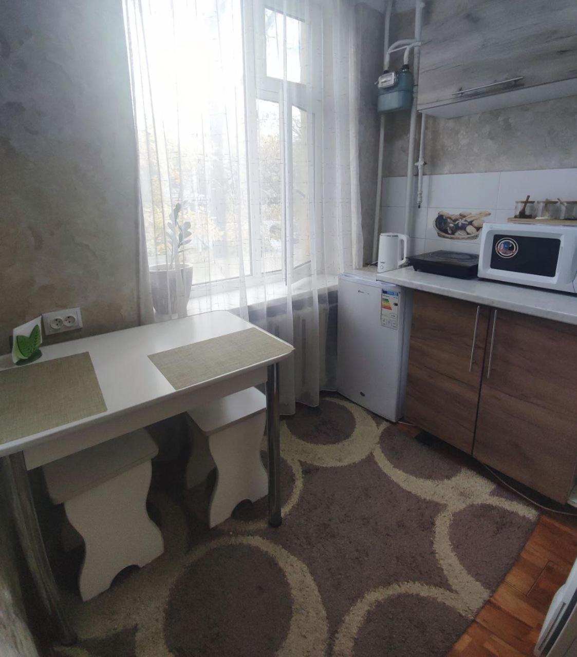 Комфортная Квартира Для 2Х Персон Lägenhet Bishkek Exteriör bild