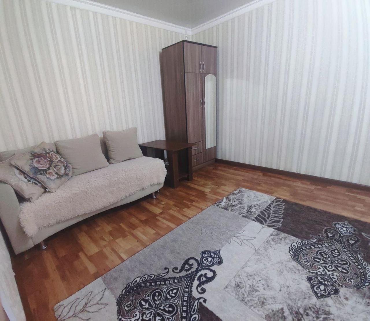 Комфортная Квартира Для 2Х Персон Lägenhet Bishkek Exteriör bild